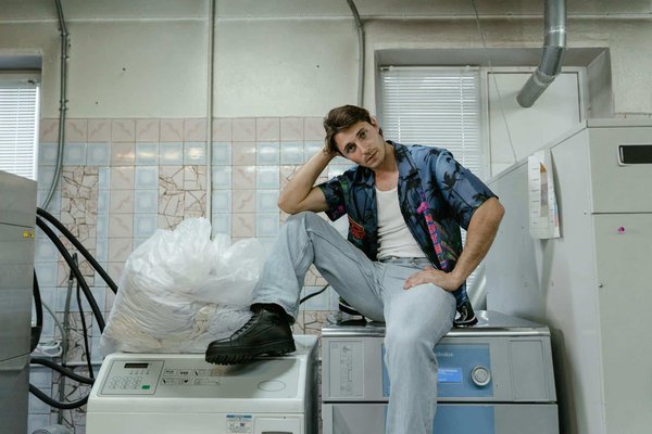 Quels sont les conseils pour aménager une buanderie compacte mais fonctionnelle?